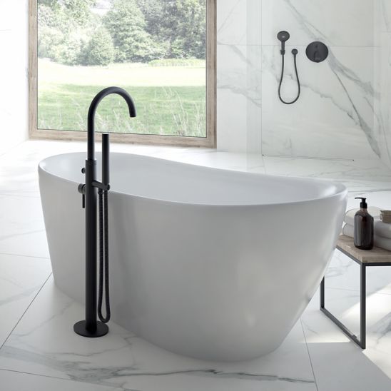 Set Freistehende Badewanne Oltens Gocta 12003000, Verschlusskappe Oltens 09002400