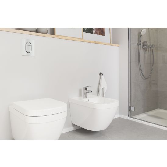 Set WC-Becken Grohe Euro Ceramic 39703000, Unterputzrahmen mit Knopf und Dichtung Grohe Solido 39930000